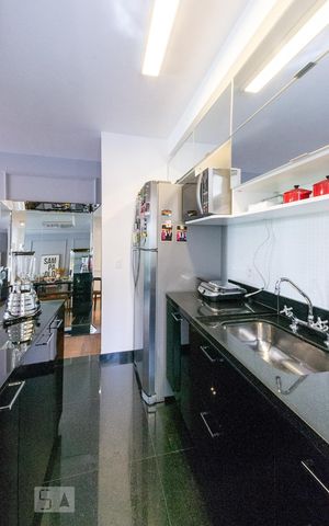Apartamento à venda com 72m², 2 quartos e 2 vagas Apartamento à venda com 72m², 2 quartos e 2 vagasCozinha