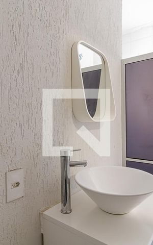 Casa de condomínio para alugar com 70m², 2 quartos e 1 vaga Casa de condomínio para alugar com 70m², 2 quartos e 1 vagaBanheiro da Suíte 2