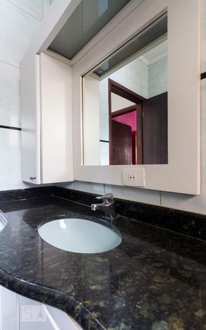 Casa à venda com 180m², 3 quartos e 2 vagasBanheiro Social