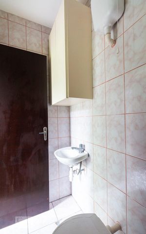 Casa à venda com 180m², 3 quartos e 2 vagasBanheiro de Serviço
