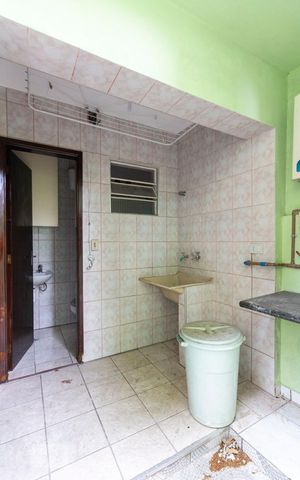 Casa à venda com 180m², 3 quartos e 2 vagasÁrea de Serviço