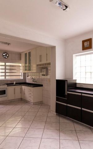 Casa à venda com 180m², 3 quartos e 2 vagasCozinha