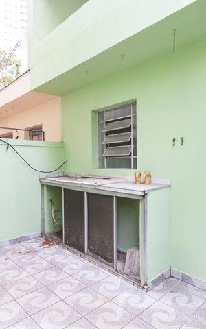 Casa à venda com 180m², 3 quartos e 2 vagasQuintal com Churrasqueira