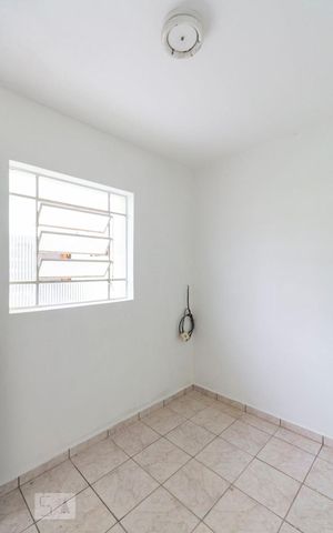 Casa à venda com 180m², 3 quartos e 2 vagasQuarto de Serviço
