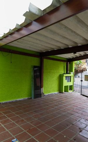Casa à venda com 180m², 3 quartos e 2 vagasGaragem