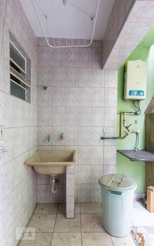 Casa à venda com 180m², 3 quartos e 2 vagasÁrea de Serviço