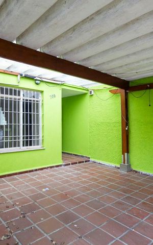 Casa à venda com 180m², 3 quartos e 2 vagasGaragem