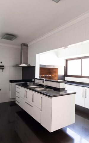 Apartamento à venda com 147m², 3 quartos e 3 vagasCozinha
