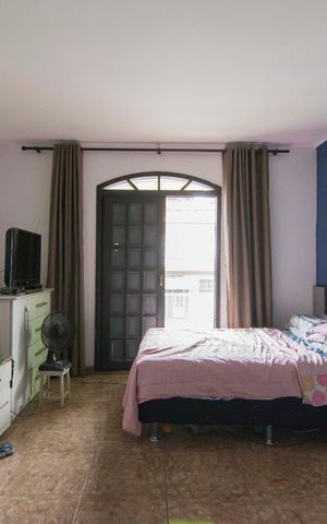 Casa à venda com 350m², 4 quartos e 1 vagaSuíte