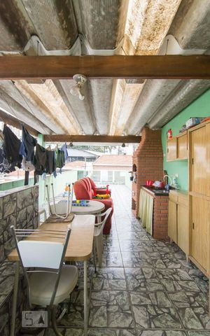 Casa à venda com 350m², 4 quartos e 1 vagaCobertura Churrasqueira