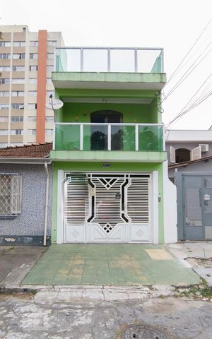 Casa à venda com 350m², 4 quartos e 1 vagaFachada