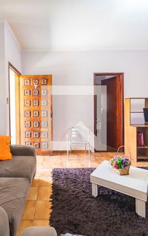 Casa à venda com 189m², 3 quartos e 6 vagas Casa à venda com 189m², 3 quartos e 6 vagasSala