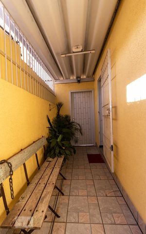 Casa à venda com 120m², 3 quartos e 2 vagas Casa à venda com 120m², 3 quartos e 2 vagasEntrada