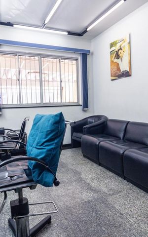 Casa à venda com 120m², 3 quartos e 2 vagas Casa à venda com 120m², 3 quartos e 2 vagasSala