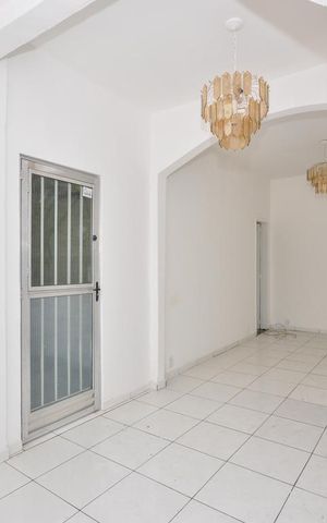 Casa à venda com 20m², 1 quarto e sem vaga Casa à venda com 20m², 1 quarto e sem vagaSala