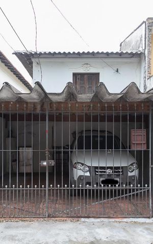 Casa à venda com 90m², 2 quartos e 2 vagas Casa à venda com 90m², 2 quartos e 2 vagasFachada