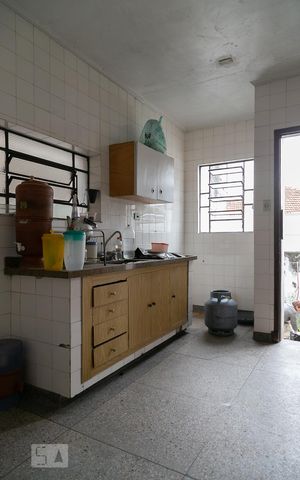 Casa à venda com 90m², 2 quartos e 2 vagas Casa à venda com 90m², 2 quartos e 2 vagasCozinha