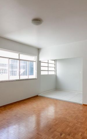Apartamento à venda com 135m², 3 quartos e sem vaga Apartamento à venda com 135m², 3 quartos e sem vagaSala