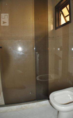 Casa de condomínio à venda com 220m², 4 quartos e sem vagaBanheiro do Quarto Quarto