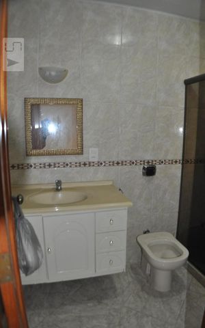 Casa de condomínio à venda com 220m², 4 quartos e sem vagaBanheiro do Quarto 1