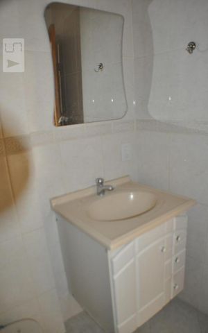 Casa de condomínio à venda com 220m², 4 quartos e sem vagaBanheiro do Quarto Quarto