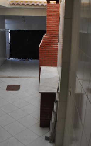 Casa de condomínio à venda com 220m², 4 quartos e sem vagaArea de Serviço