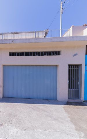 Casa para alugar com 120m², 2 quartos e 1 vaga Casa para alugar com 120m², 2 quartos e 1 vagaFachada
