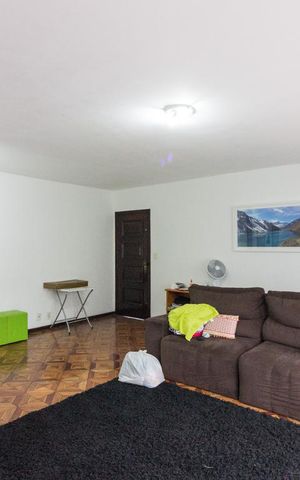 Casa à venda com 197m², 4 quartos e 2 vagasSala