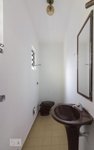 Casa à venda com 197m², 4 quartos e 2 vagasLavabo