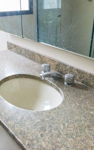 Apartamento à venda com 332m², 5 quartos e 3 vagas Apartamento à venda com 332m², 5 quartos e 3 vagasBanheiro 1 - Torneira