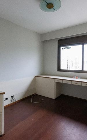 Apartamento à venda com 332m², 5 quartos e 3 vagas Apartamento à venda com 332m², 5 quartos e 3 vagasQuarto 2