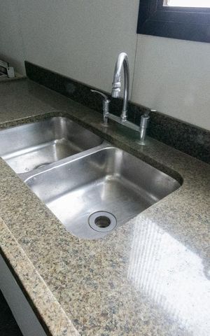 Apartamento à venda com 332m², 5 quartos e 3 vagas Apartamento à venda com 332m², 5 quartos e 3 vagasCozinha 2 - Torneira