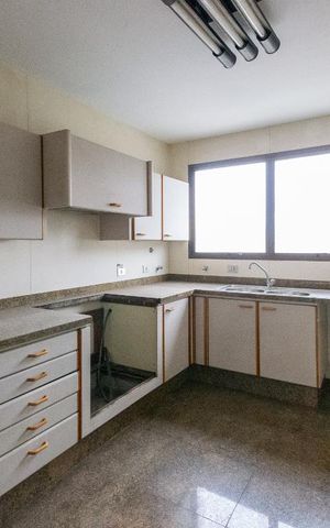 Apartamento à venda com 332m², 5 quartos e 3 vagas Apartamento à venda com 332m², 5 quartos e 3 vagasCozinha 1