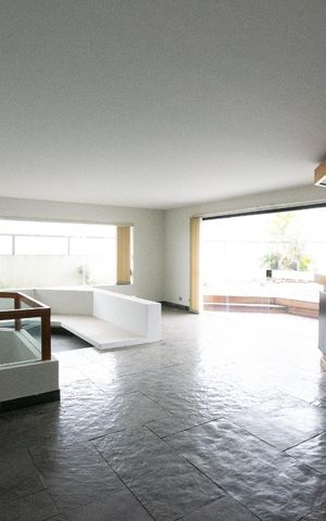 Apartamento à venda com 332m², 5 quartos e 3 vagas Apartamento à venda com 332m², 5 quartos e 3 vagasSala 2