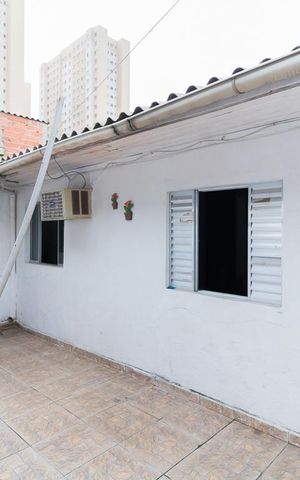 Casa à venda com 80m², 2 quartos e sem vagaQuintal