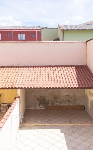 Casa para alugar com 252m², 3 quartos e 6 vagas Casa para alugar com 252m², 3 quartos e 6 vagasVista da varanda