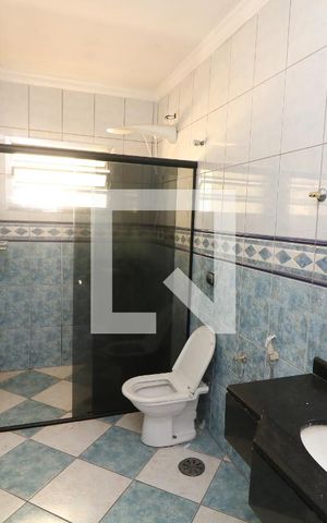 Casa à venda com 160m², 3 quartos e 2 vagasBanheiro