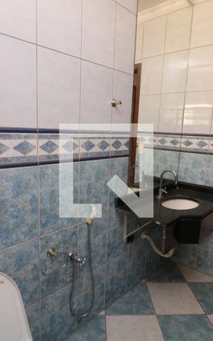 Casa à venda com 160m², 3 quartos e 2 vagasBanheiro