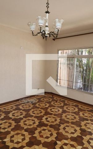 Casa à venda com 160m², 3 quartos e 2 vagasSala