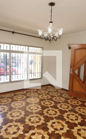 Casa à venda com 160m², 3 quartos e 2 vagasSala