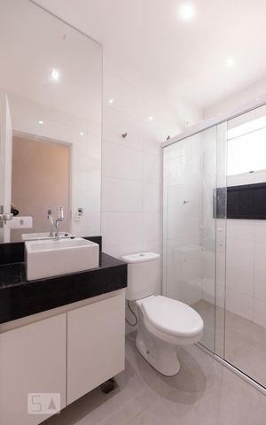 Casa para alugar com 100m², 2 quartos e 1 vaga Casa para alugar com 100m², 2 quartos e 1 vagaBanheiro Suite 1