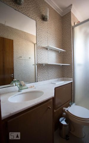 Apartamento à venda com 61m², 2 quartos e 1 vaga Apartamento à venda com 61m², 2 quartos e 1 vagaBanheiro