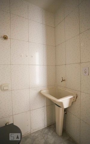 Studio à venda com 30m², 1 quarto e sem vaga Studio à venda com 30m², 1 quarto e sem vagaBanheiro
