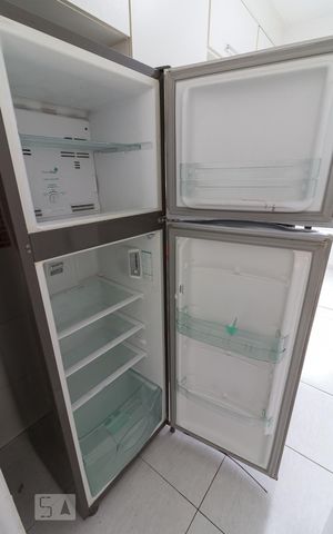 Apartamento à venda com 50m², 2 quartos e 1 vagaCozinha - geladeira