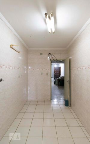 Casa à venda com 150m², 3 quartos e 2 vagasCopa