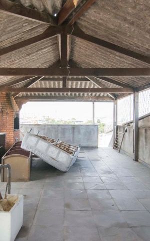 Casa à venda com 150m², 3 quartos e 2 vagasCobertura