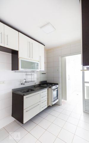 Apartamento à venda com 81m², 3 quartos e 2 vagasCozinha