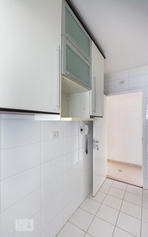 Apartamento à venda com 81m², 3 quartos e 2 vagasCozinha