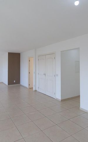 Apartamento à venda com 149m², 3 quartos e 2 vagas Apartamento à venda com 149m², 3 quartos e 2 vagasSala