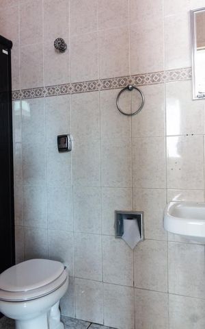 Casa à venda com 249m², 2 quartos e 2 vagasBanheiro